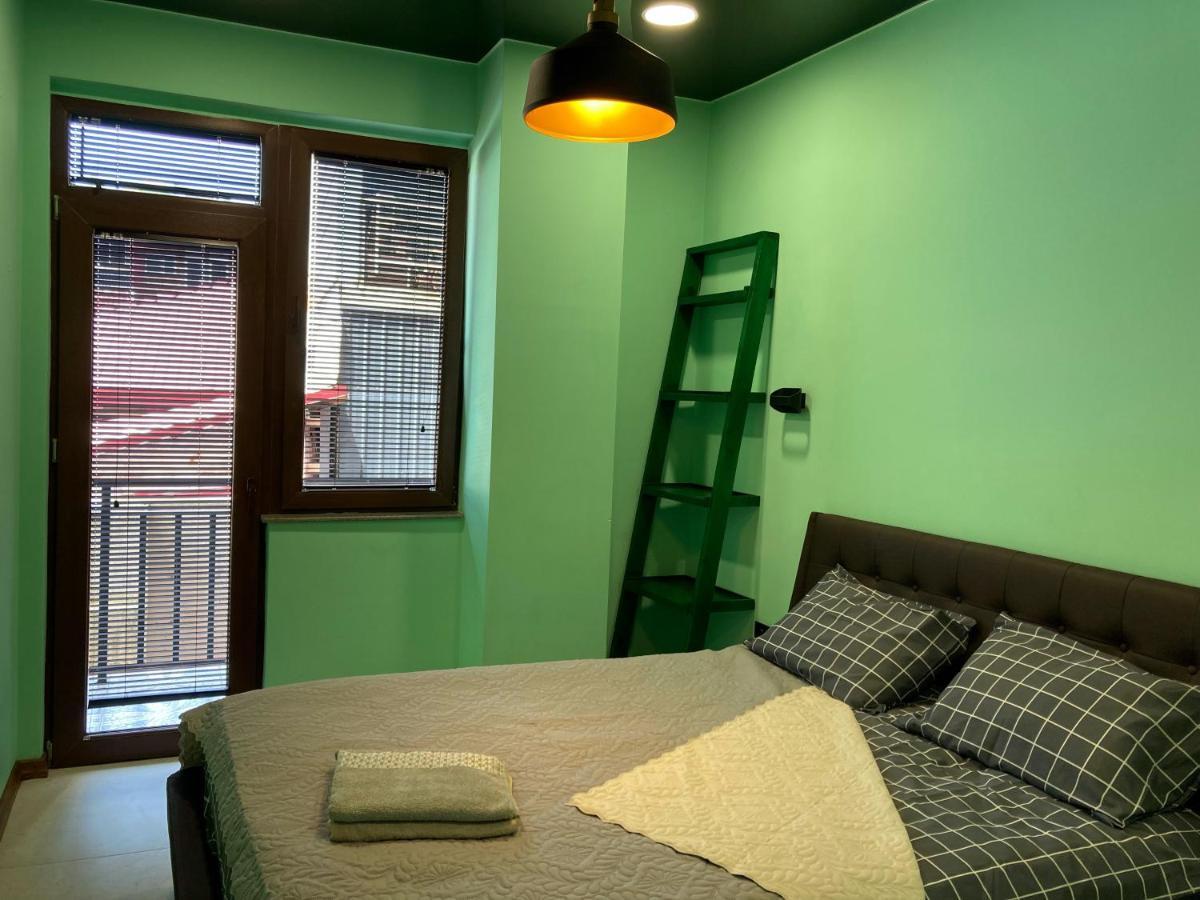 Barney's Apartment *
