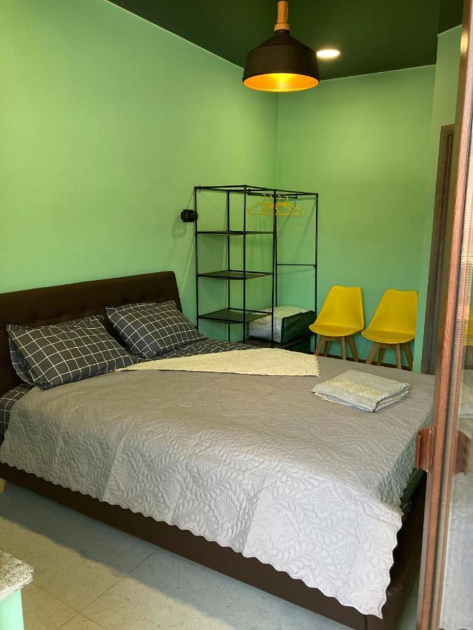 Apartment Barney's *